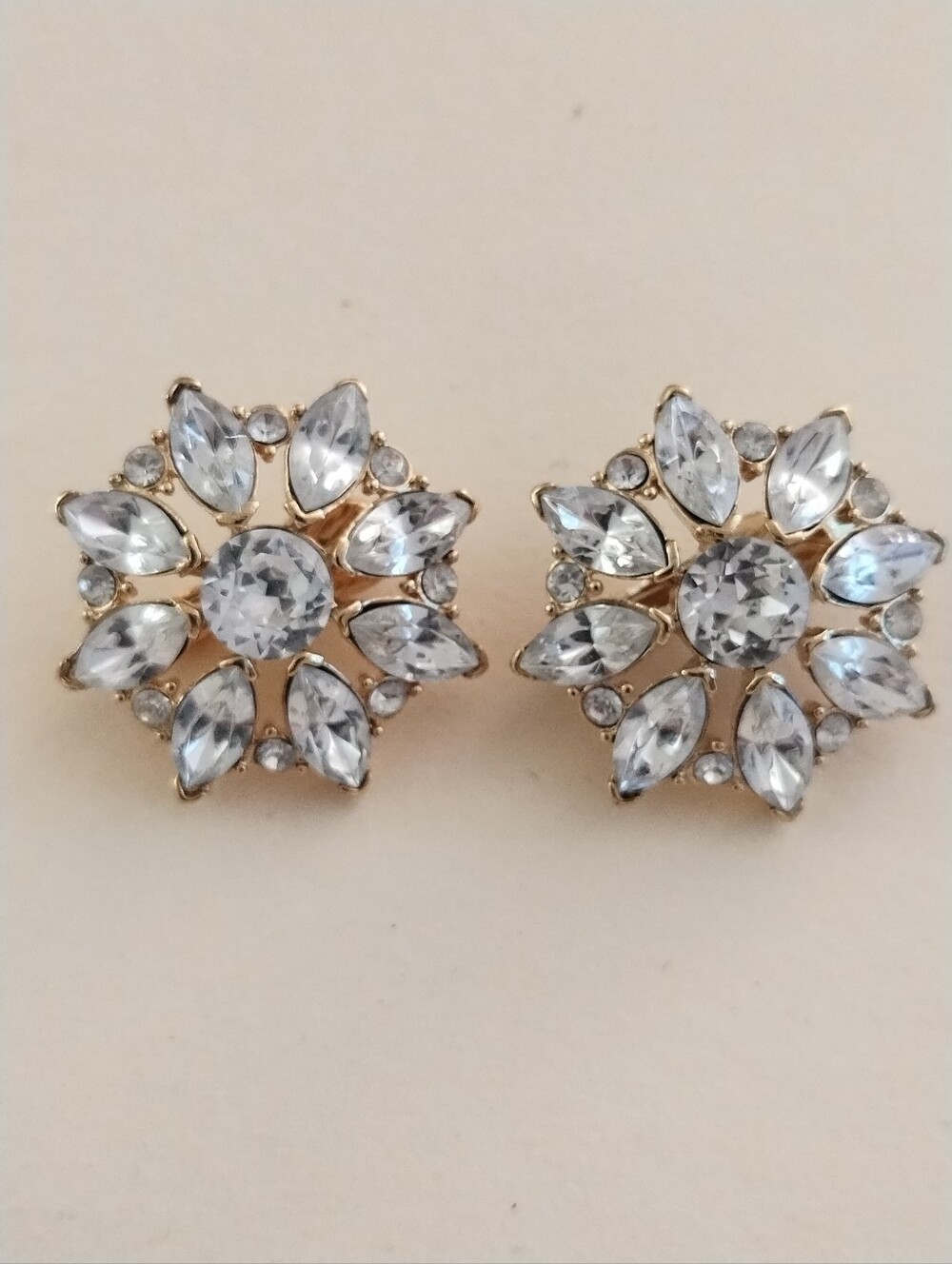 Vintage Trifari Clear Rhinestone Gold Tone Clip On Earrings